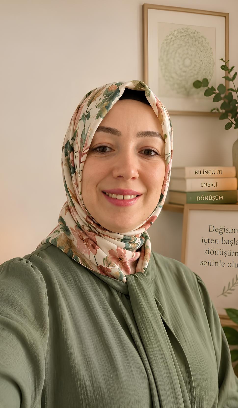 Ayşe E.