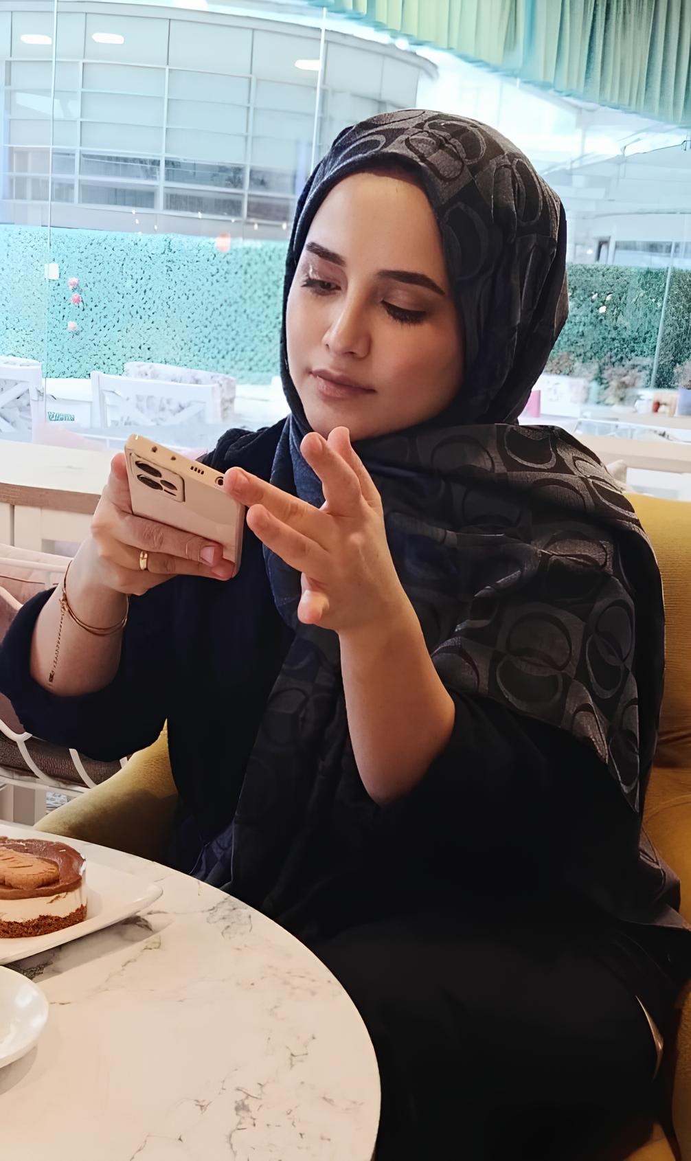 Ayşegül C.