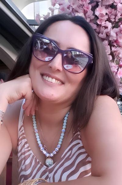 Hanife Ö. - İzmir influencer