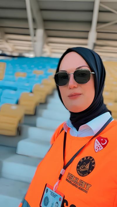 Esra E. - İzmir influencer