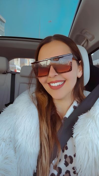 Özge A. - İzmir influencer