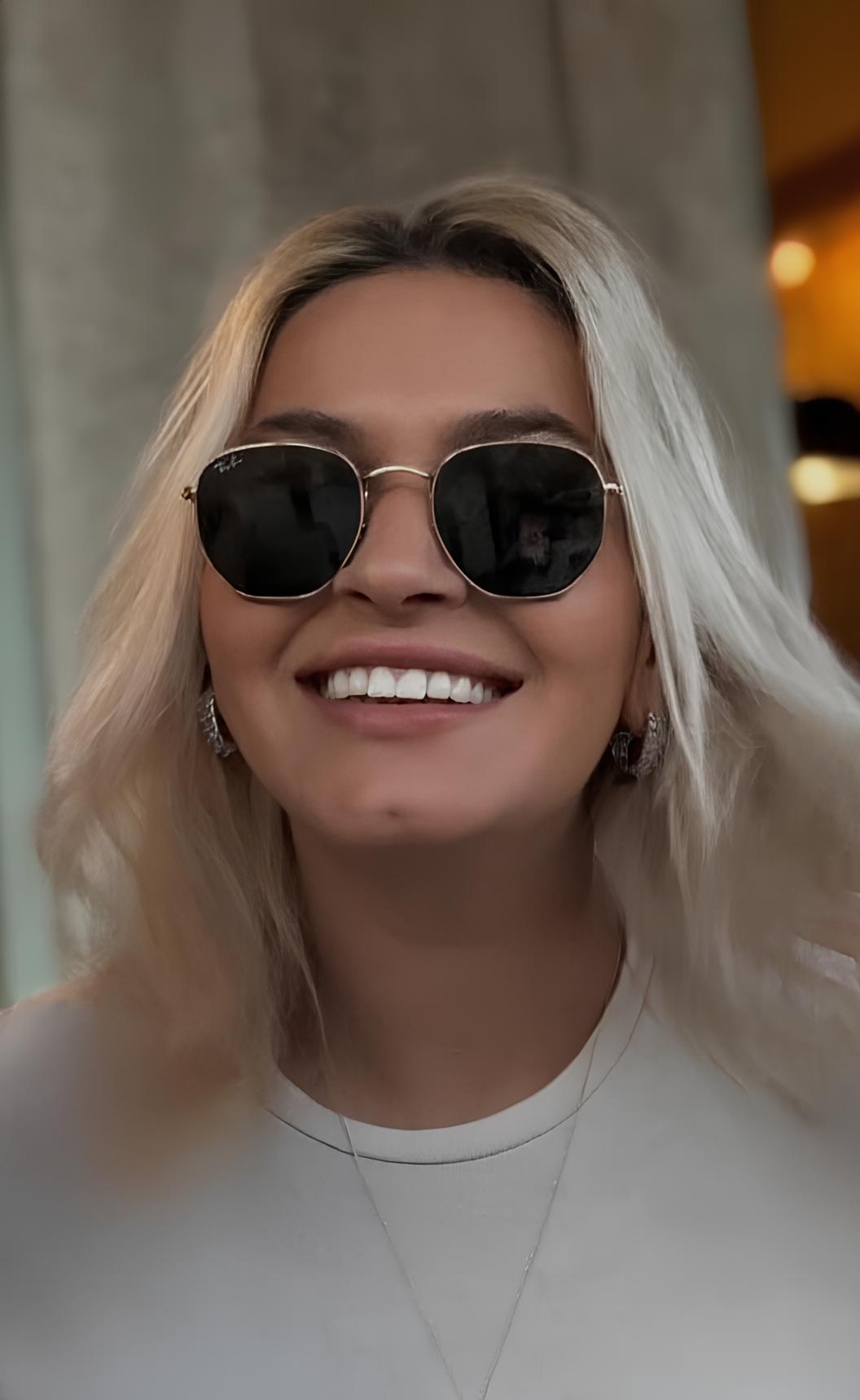 Melisa E.