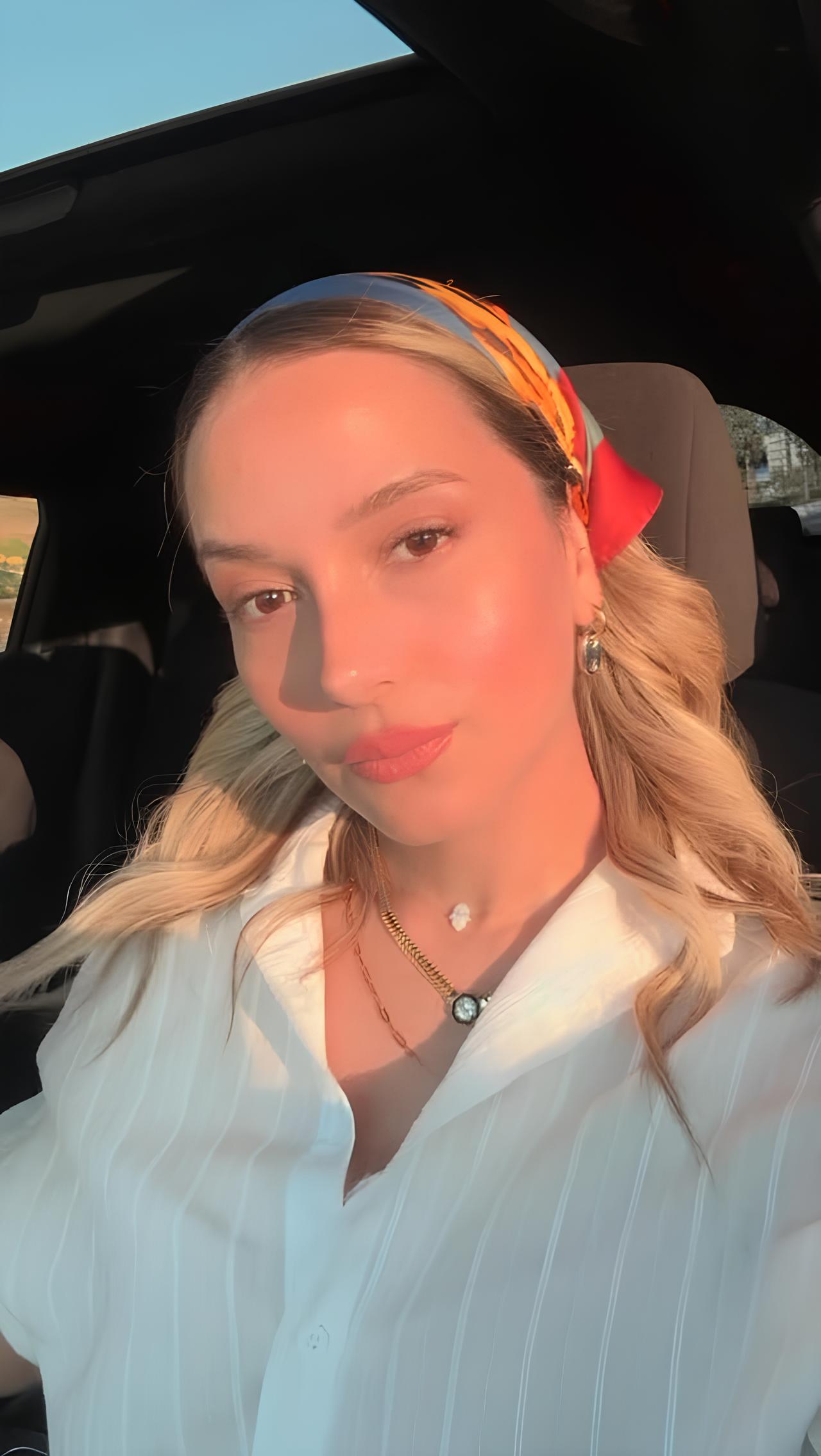 Özge S.