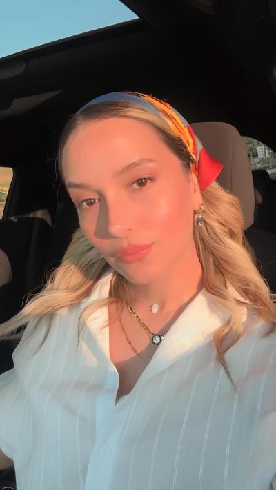 Özge S. - İzmir influencer