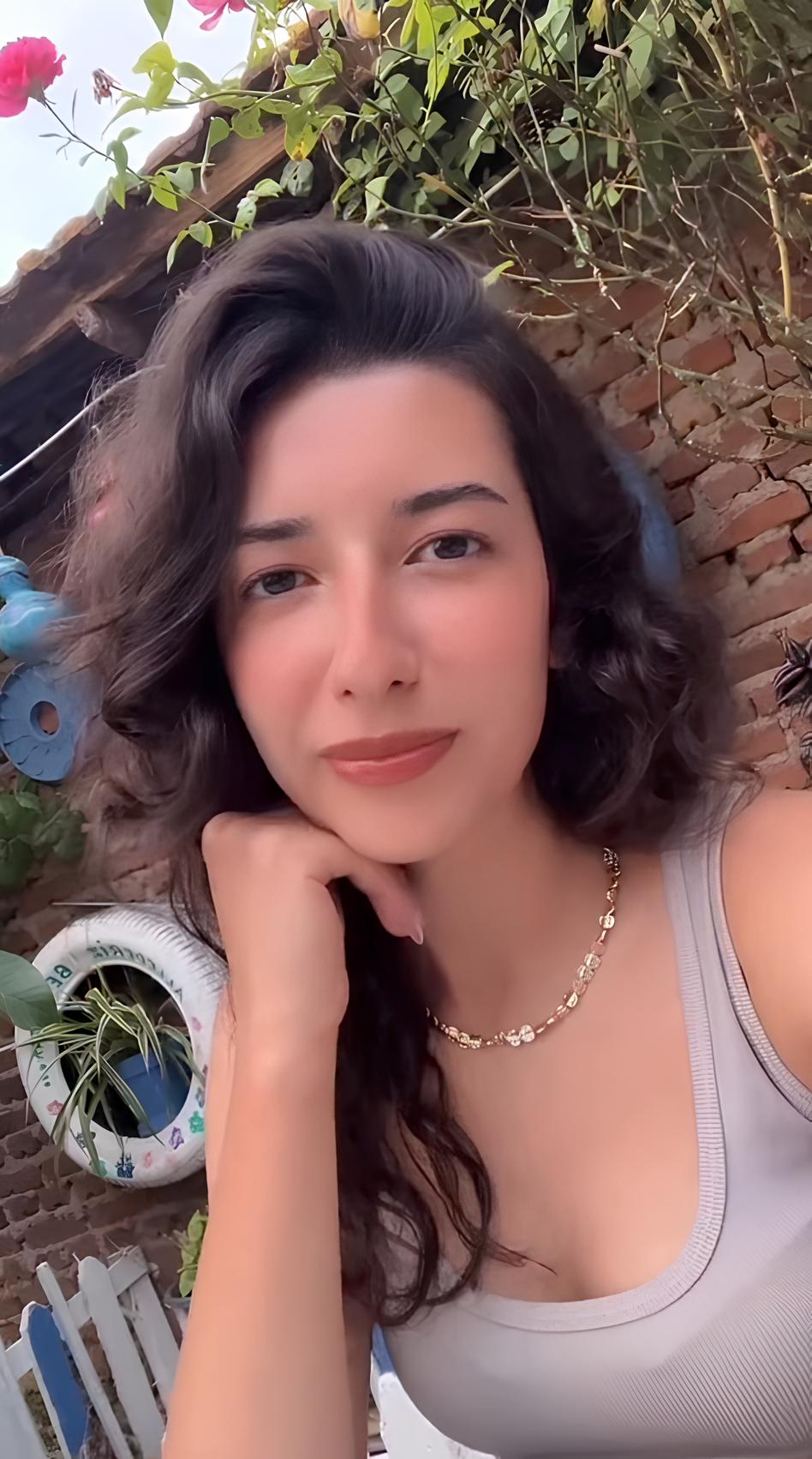 Esra H.