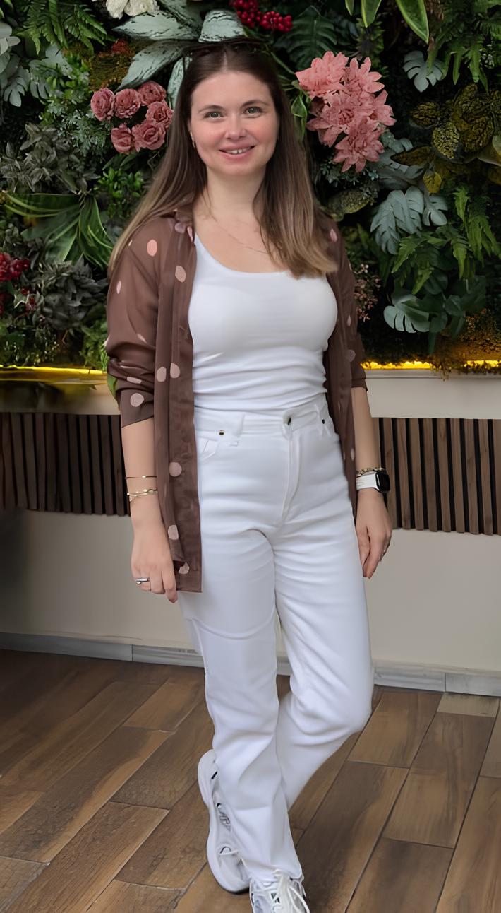 Ayşenur A.