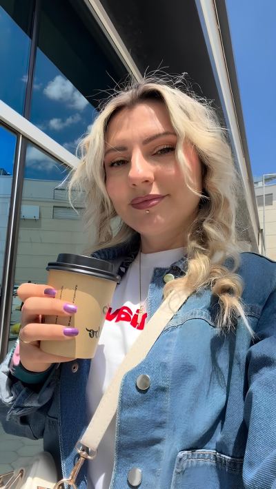 Büşra E. - Uşak influencer
