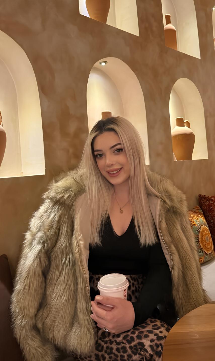 Ayşenur D.