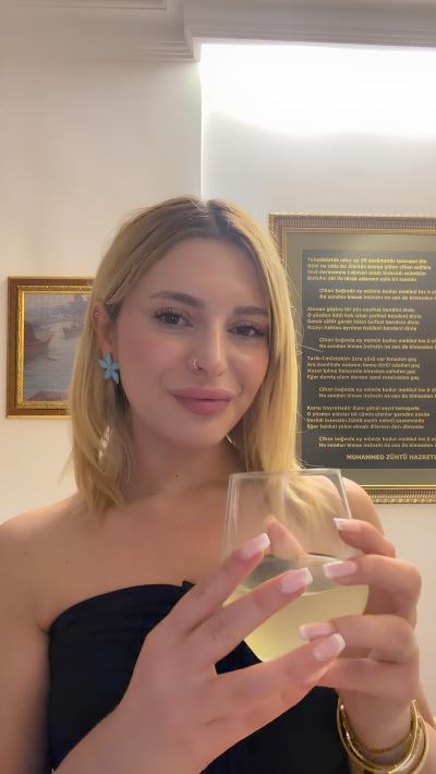 Simge M. - İstanbul influencer