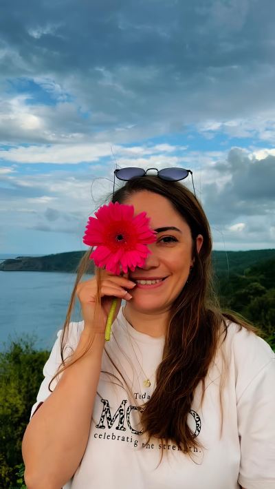 Cansu Y. - İstanbul influencer