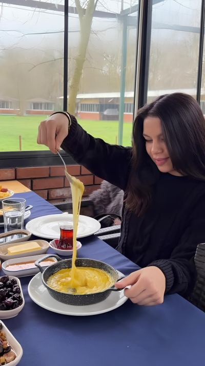 Özge K. - İstanbul influencer