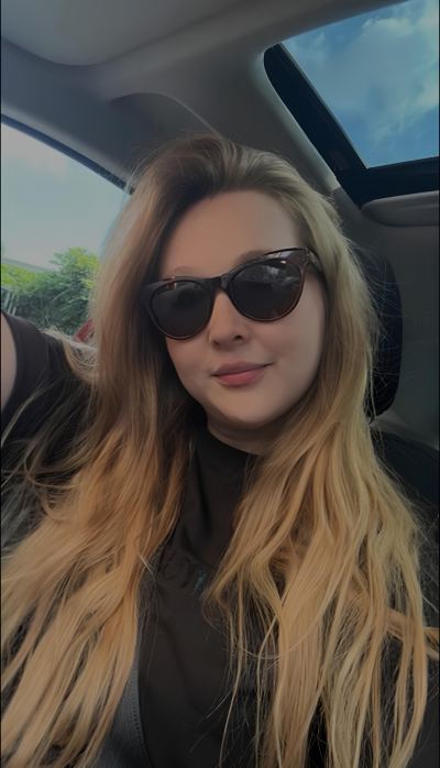 Zeynep K. - İstanbul influencer
