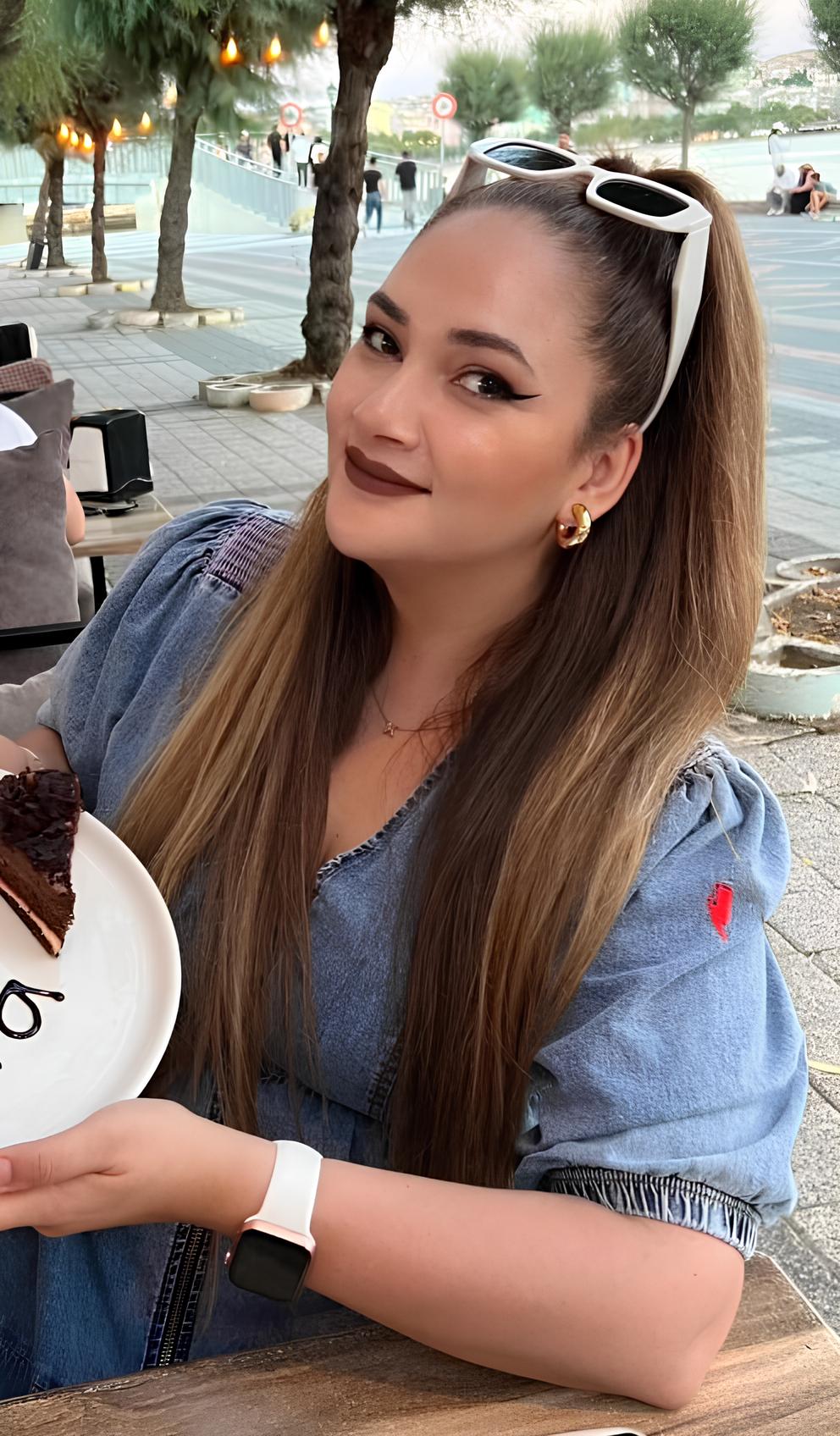Kübra M.